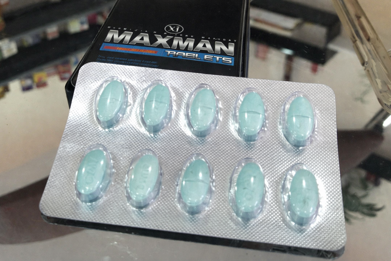 Cường dương MaxMan USA 3800mg, Hộp 10 viên · Sản phẩm có tem chống hàng giả chính hãng. · Chỉ cần uống 1 viên trước khi quan hệ 30 phút